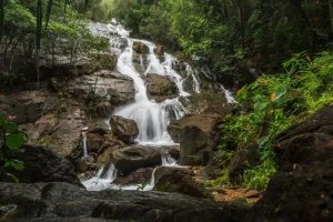 5. น้ำตกหงาว (Ngao Waterfall National Park)